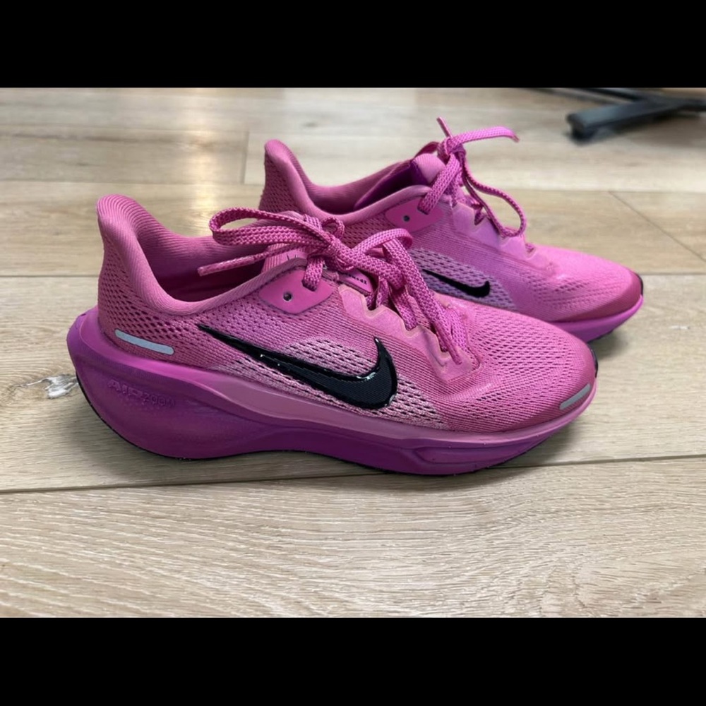 Nike Kids Pink and Black Sneakers